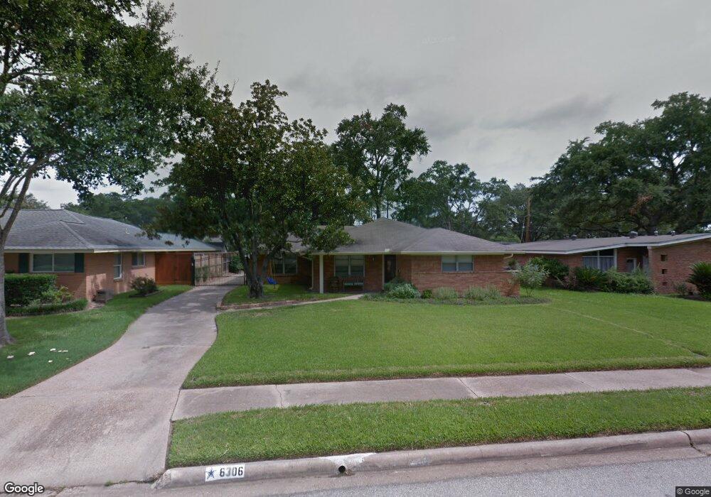 6306 Lindyann Ln, Houston, TX 77008 - photo 1