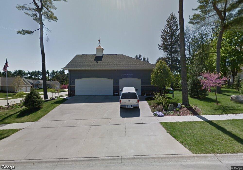 1919 Hughes Cir SW, Cedar Rapids, IA 52404 - photo 1