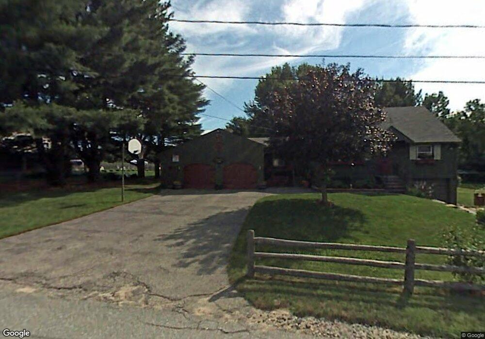 7 Leonard Dr, Pelham, NH 03076 - photo 1