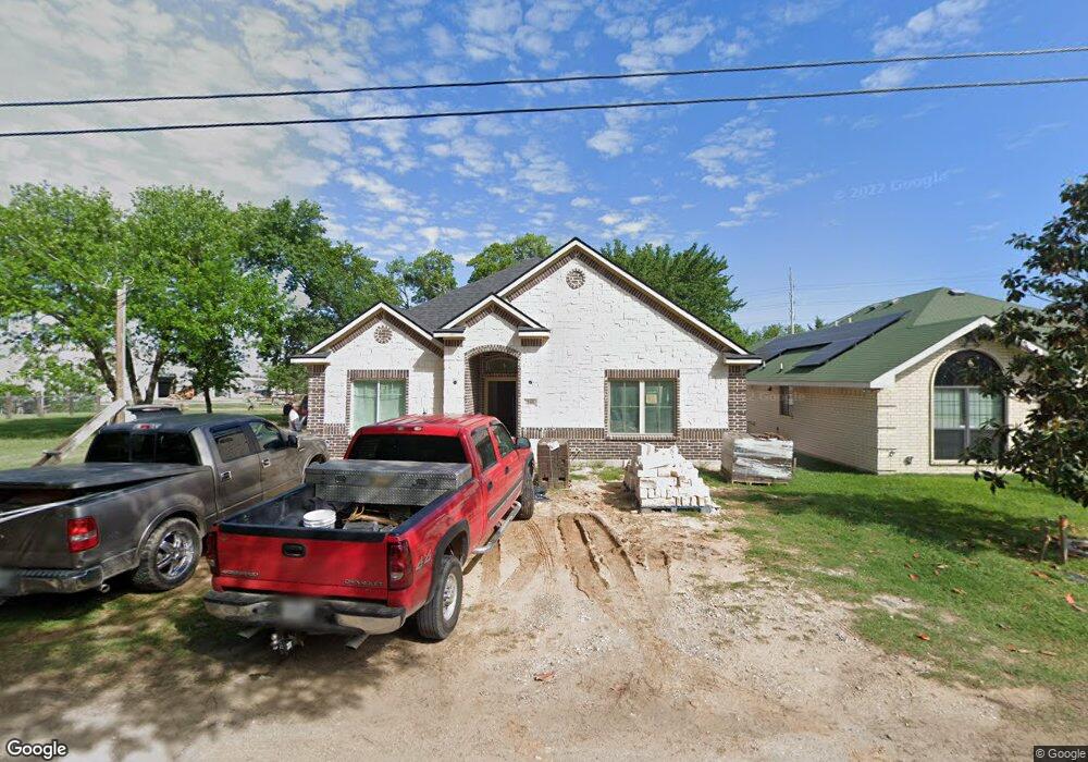 200 Avenue A, Ennis, TX 75119 - photo 1