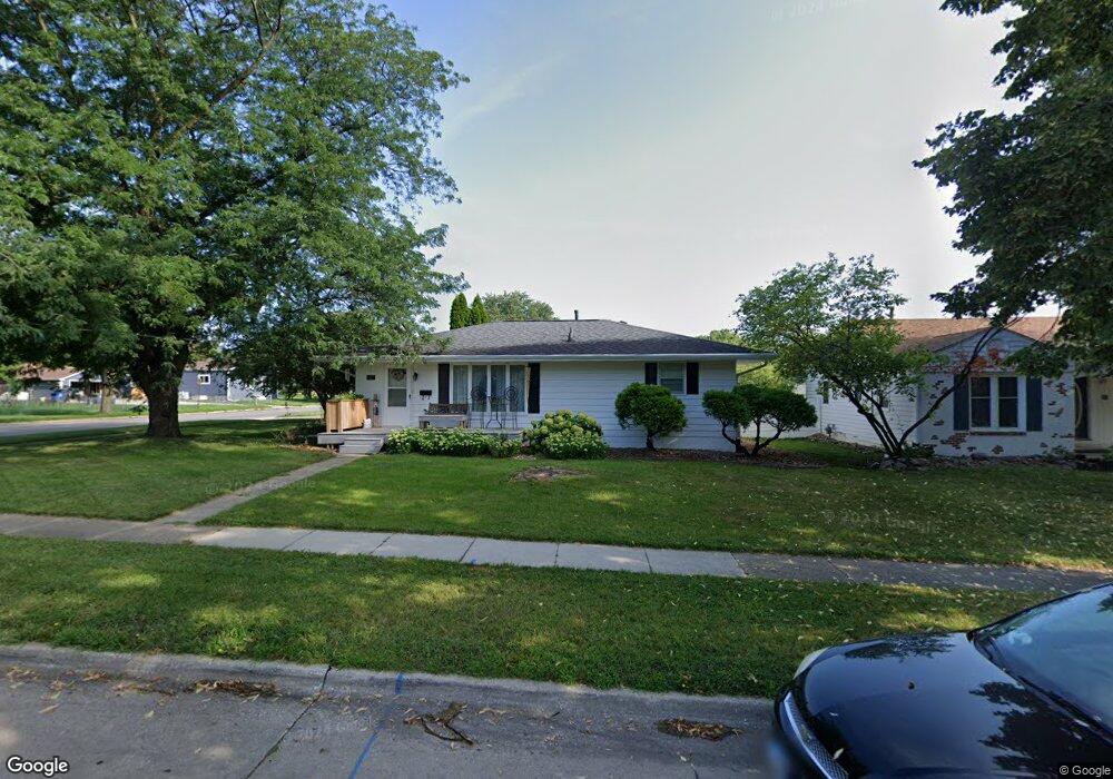 3417 Crestmoor Place, Des Moines, IA 50310 - photo 1