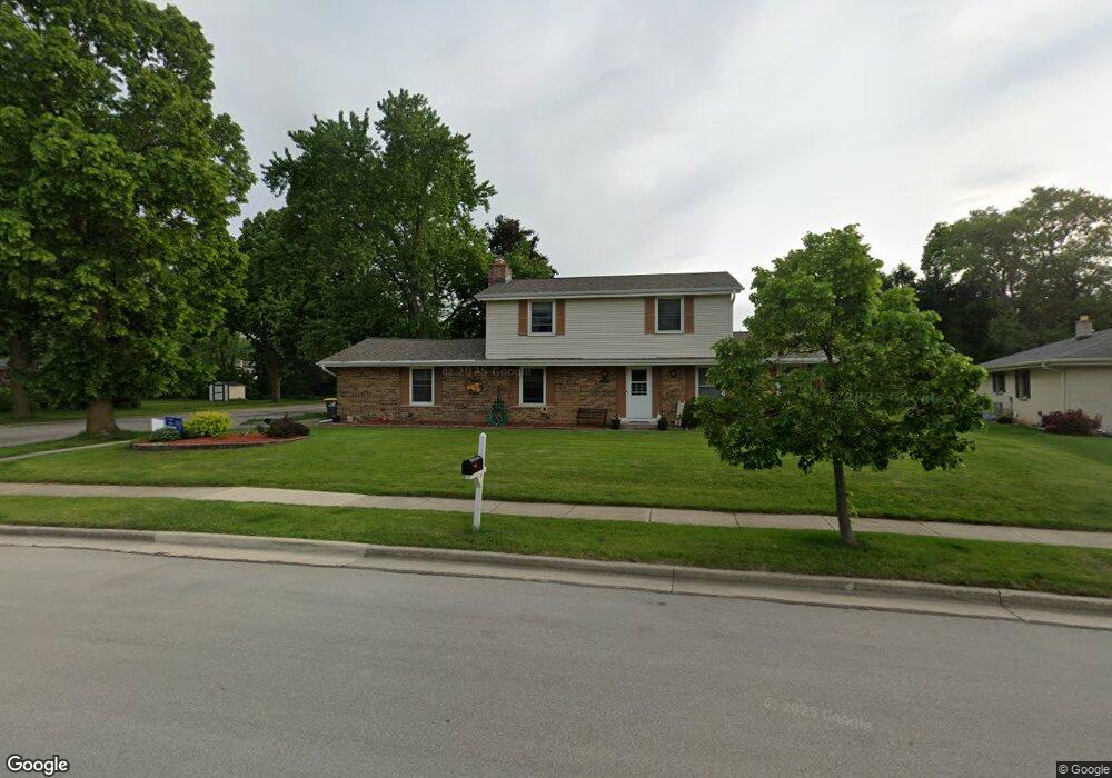 2300 Misty Ln, Waukesha, WI 53186 - photo 1