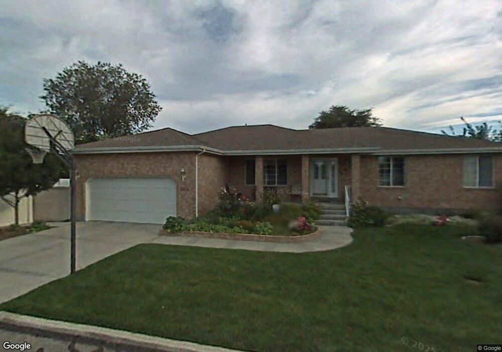 1055 E Smart Ln, Sandy, UT 84094 - photo 1