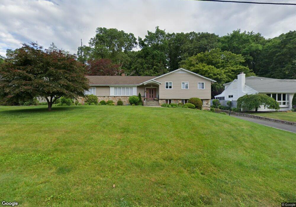 78 Random Rd, Fairfield, CT 06825 - photo 1