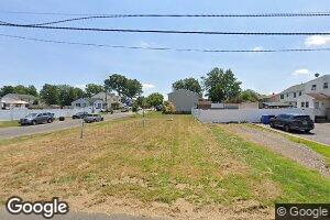 76 Vernon St, Sewaren, NJ 07077