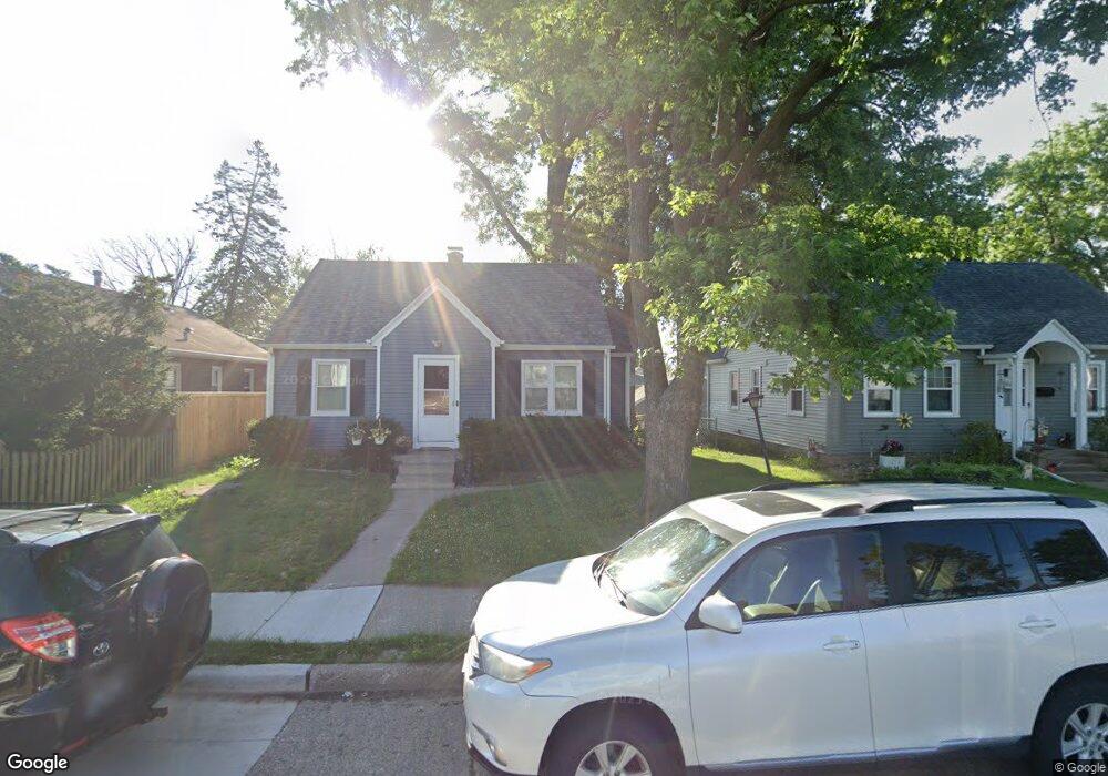 2321 N Howell St, Davenport, IA 52804 - photo 1