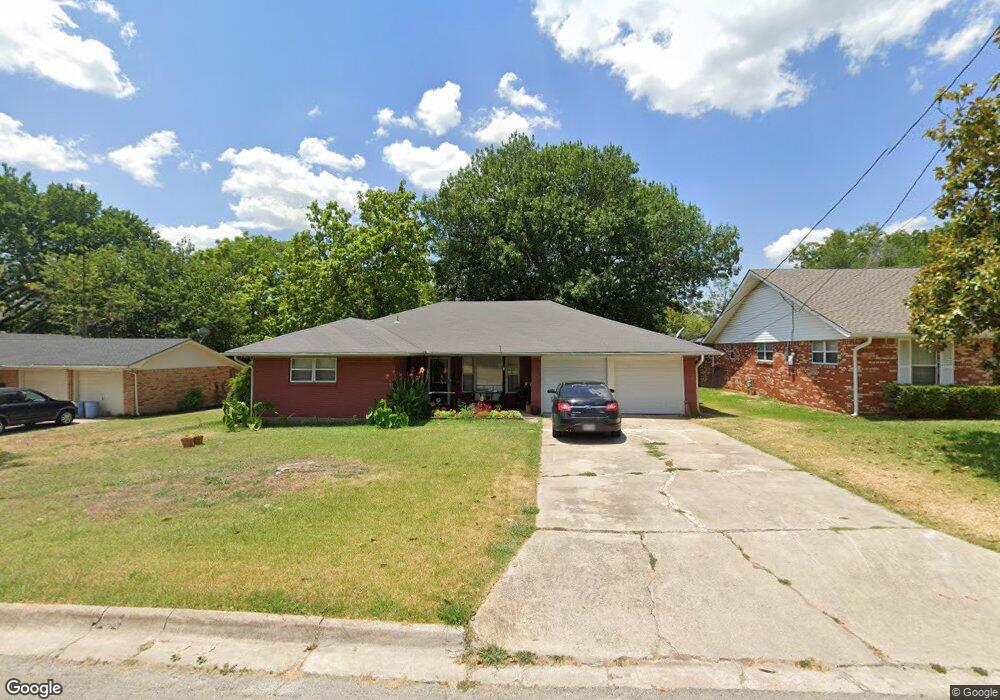 1307 Hillside Dr, Gainesville, TX 76240 - photo 1