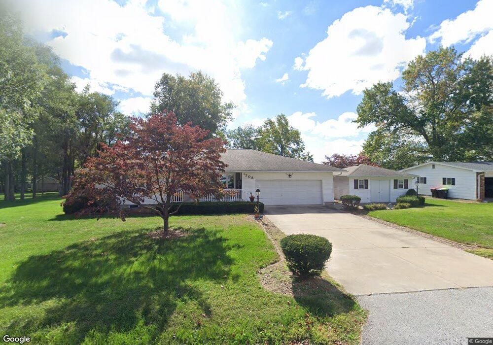 1205 Grandview Ave, Jacksonville, IL 62650 - photo 1