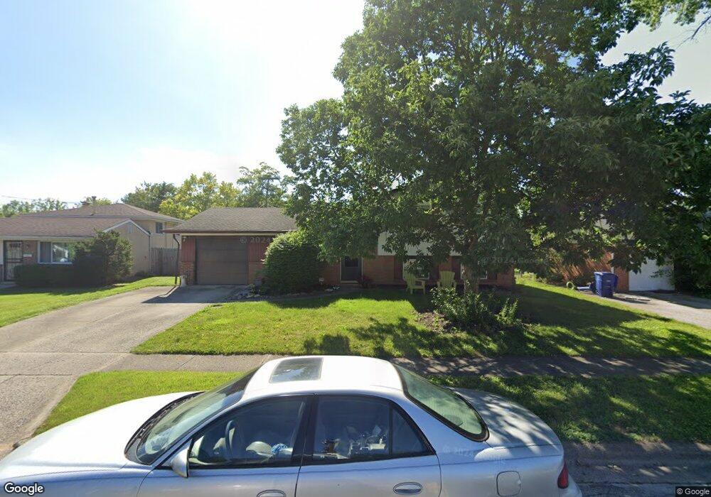 2589 Lipton Rd, Columbus, OH 43232 - photo 1