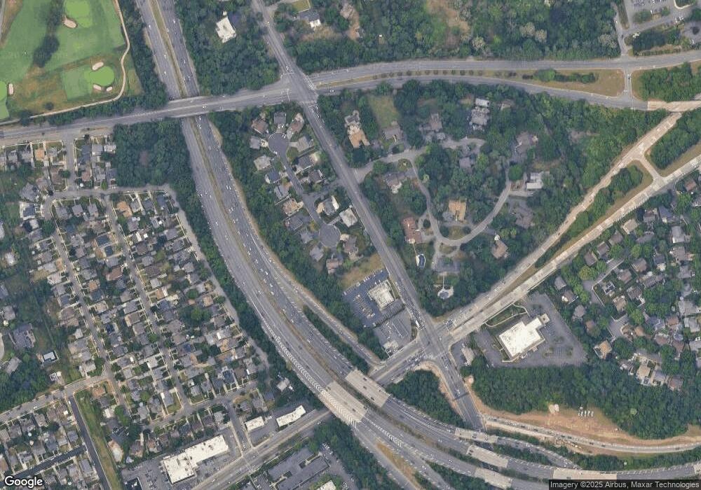 15 Laurel Ln, Old Westbury, NY 11568 - photo 1