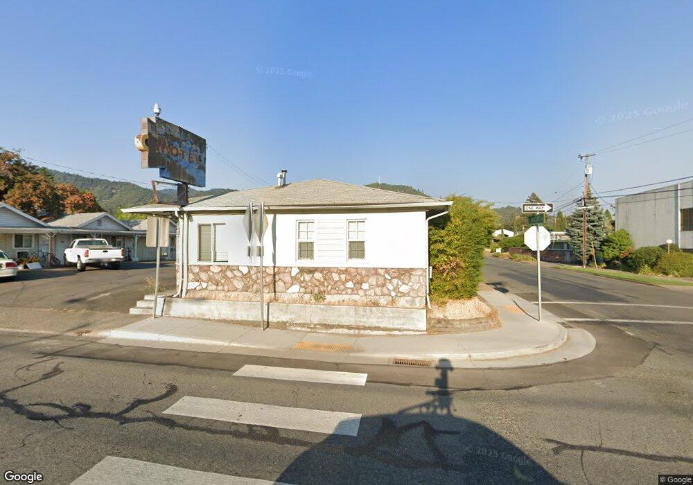 1203 NE 6th St, Grants Pass, OR 97526 - photo 1