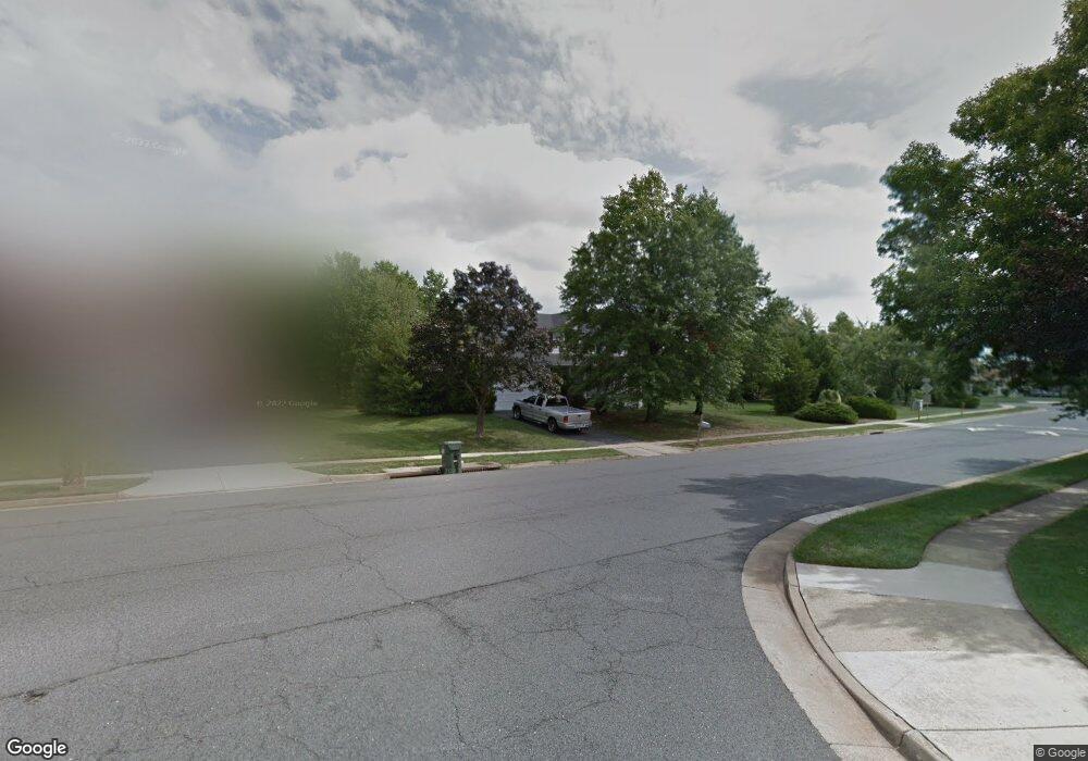 3425 Hidden Meadow Dr, Fairfax, VA 22033 - photo 1