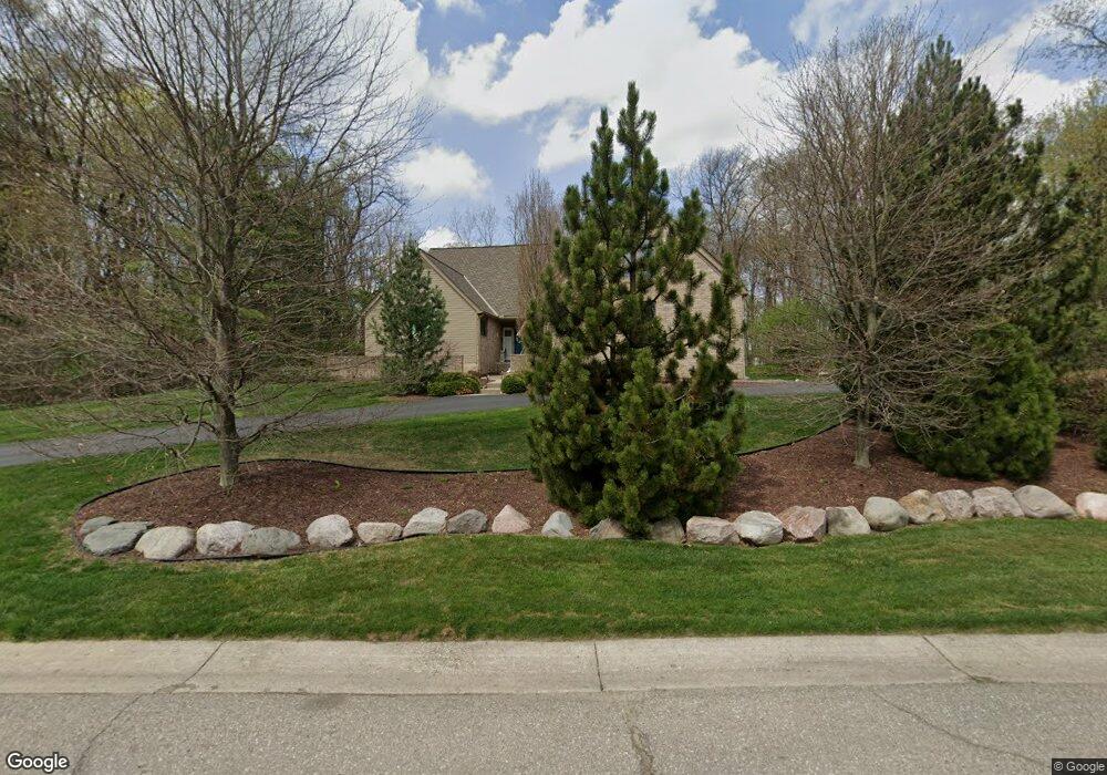 1161 Foxwood Ct, Bloomfield Hills, MI 48304 - photo 1