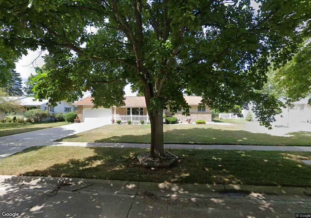 276 Franconian Dr W, Frankenmuth, MI 48734 - photo 1