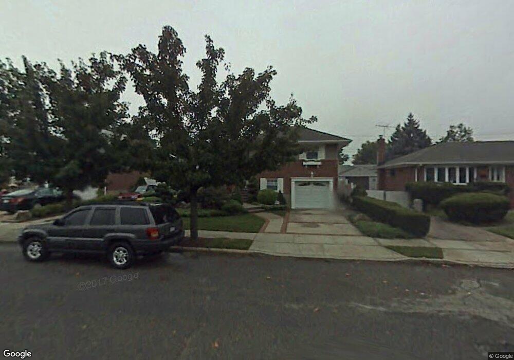 3818 Jacqueline St, Bethpage, NY 11714 - photo 1