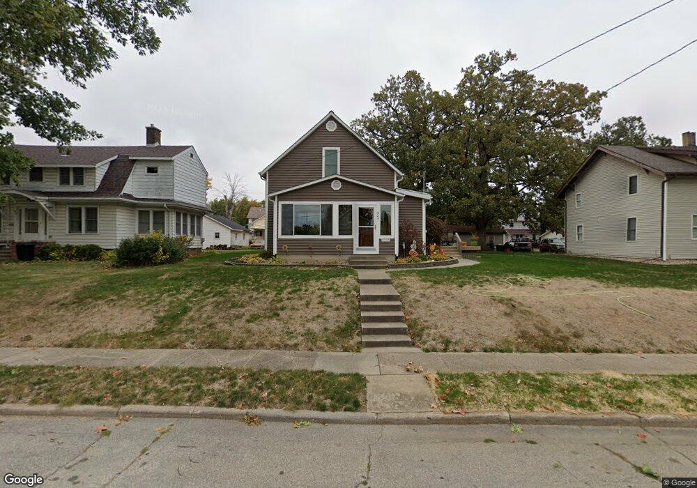 324 S 6th Ave W, Newton, IA 50208 - photo 1