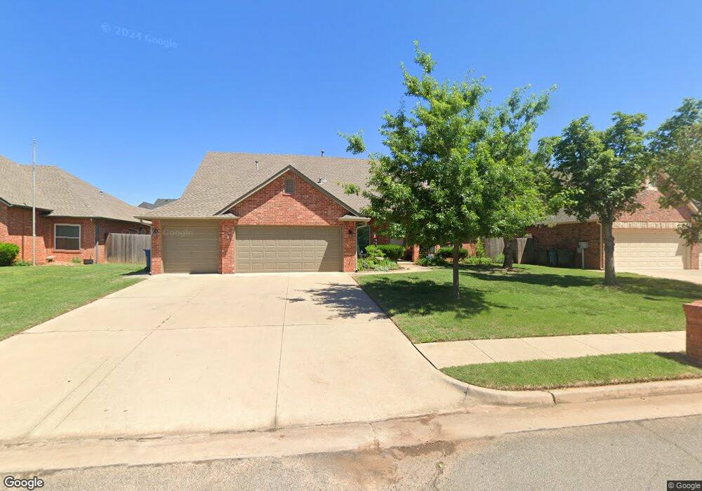 1816 Lancaster Dr, Edmond, OK 73012 - photo 1