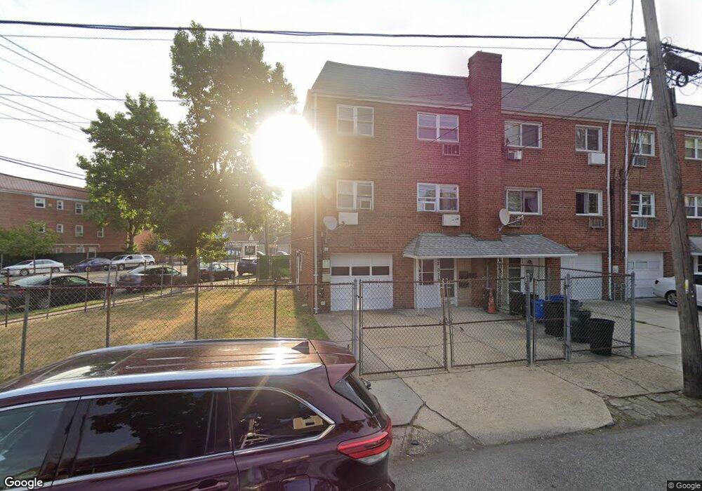 92-03 241st St unit 3, Bellerose, NY 11426 - photo 1