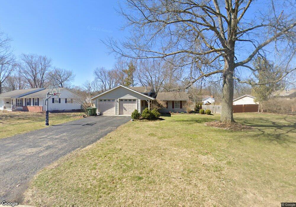 827 Hickory Dr, Marysville, OH 43040 - photo 1