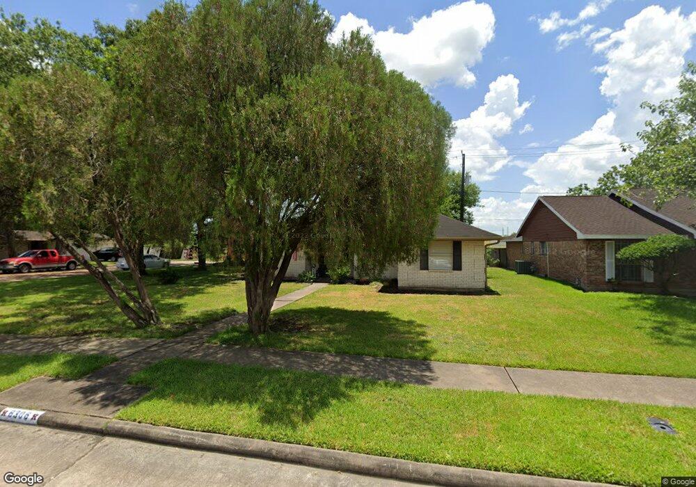 8306 Lettie St, Houston, TX 77075 - photo 1