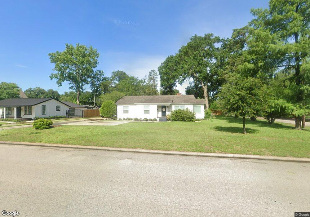 414 Baker Dr, Tomball, TX 77375 - photo 1