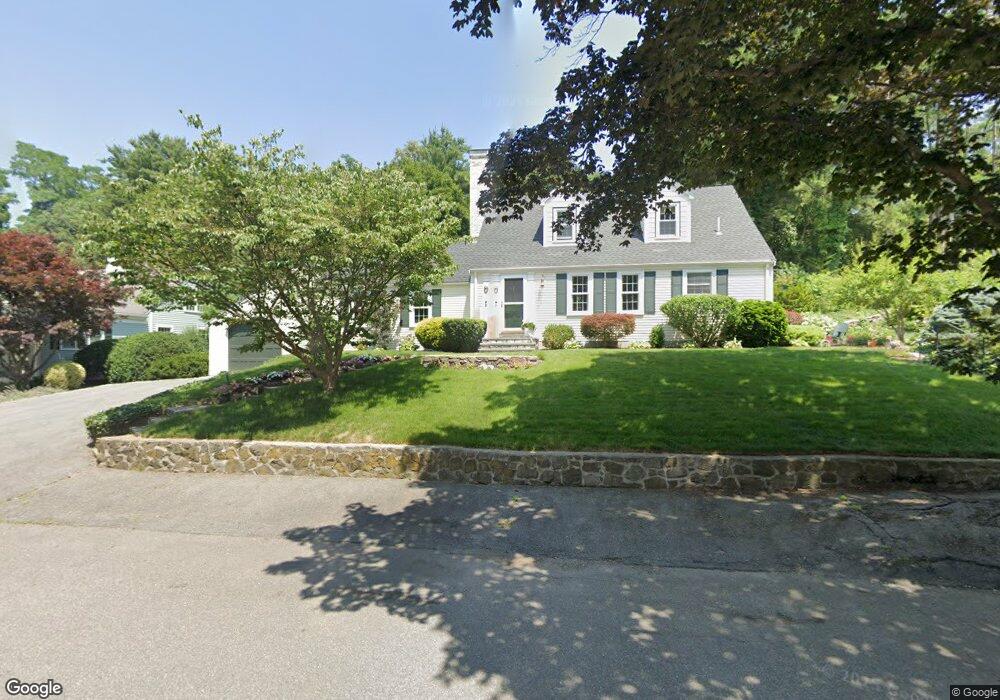 8 Calumet Ln, Marblehead, MA 01945 - photo 1