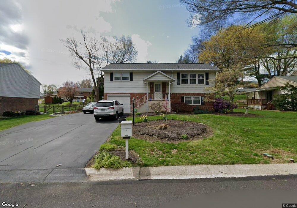 3426 Foster Ln, Reading, PA 19605 - photo 1