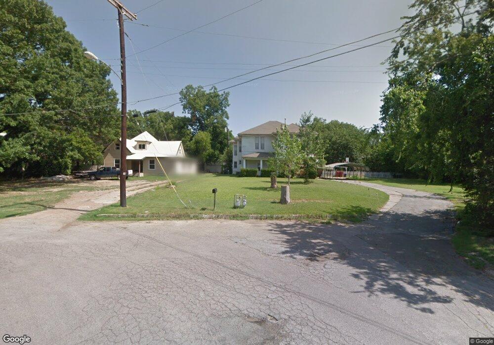 800 W 5th St, Bonham, TX 75418 - photo 1