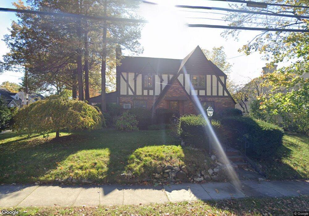 56 Baker Hill Rd, Great Neck, NY 11023 - photo 1