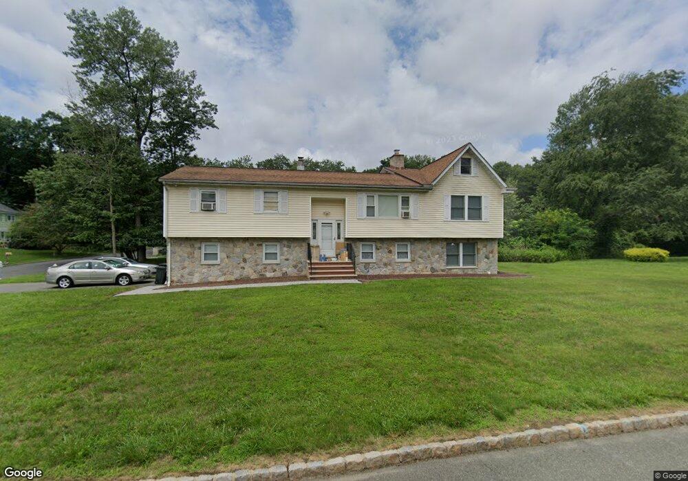 2 Sanford Ct, Morris Plains, NJ 07950 - photo 1