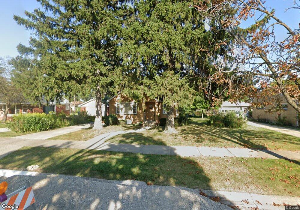 823 S Fulton Ave, Waukegan, IL 60085 - photo 1