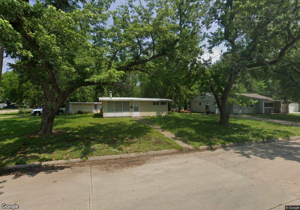 1560 SW 23rd St, Topeka, KS 66611 - photo 1