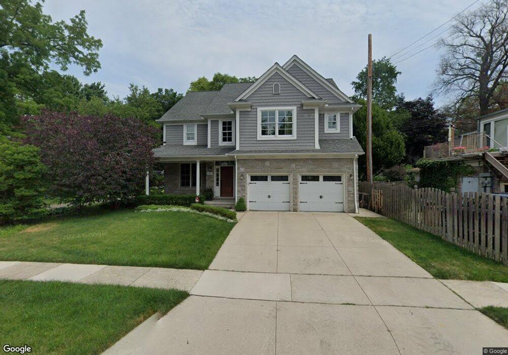 160 Lakeview Ave, Grosse Pointe Farms, MI 48236 - photo 1
