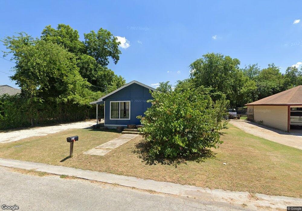 1018 Minnie St, Gainesville, TX 76240 - photo 1