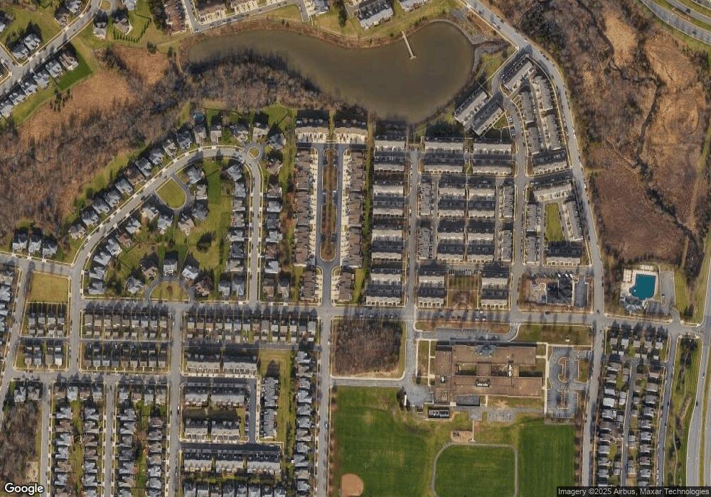 25362 Mcintyre Square, Chantilly, VA 20152 - photo 1