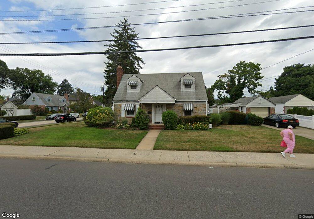 267 Eagle Ave, West Hempstead, NY 11552 - photo 1