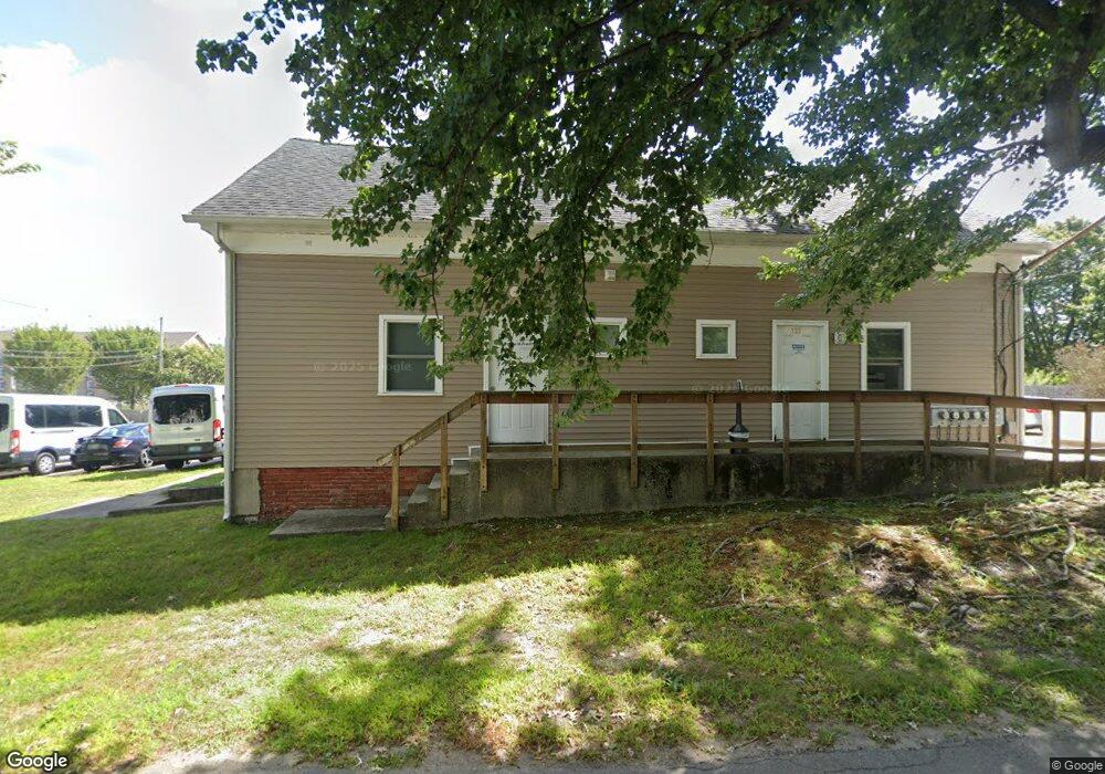 133 Central St unit 2L, Warwick, RI 02886 - photo 1