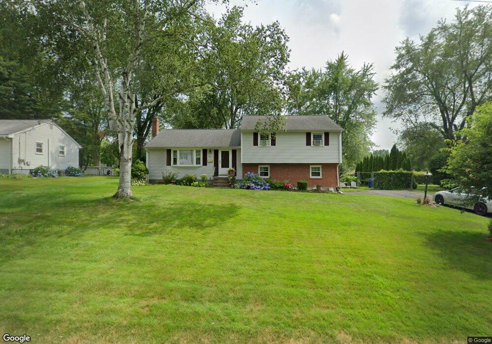 31 Newport Dr, Bloomfield, CT 06002 - photo 1