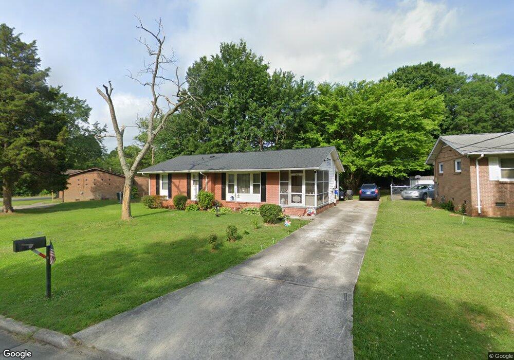 2316 Emerywood Rd, Greensboro, NC 27403 - photo 1