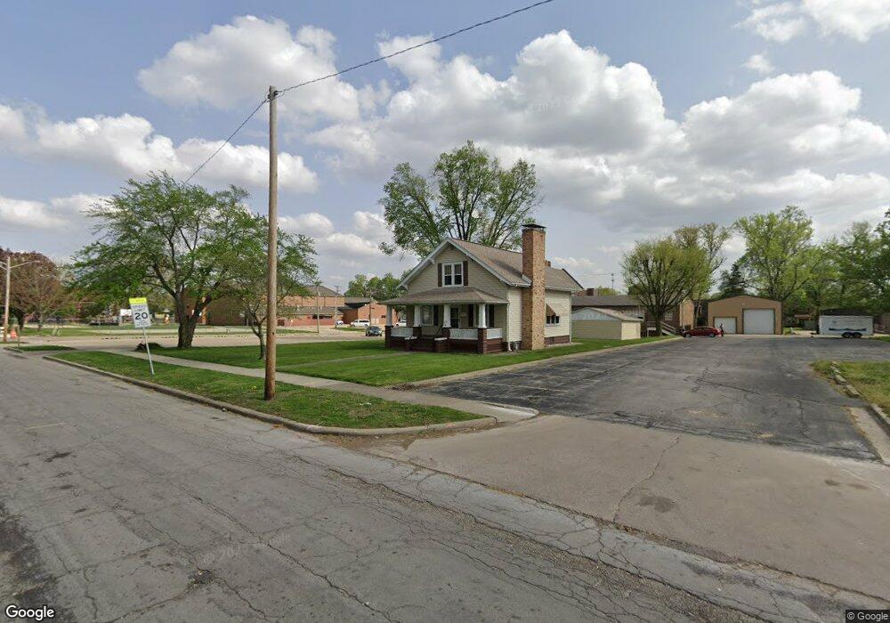 215 8th St, Lincoln, IL 62656 - photo 1