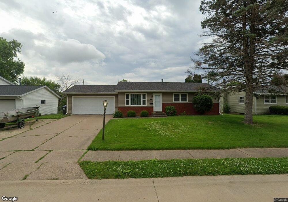 5003 N Harrison St, Davenport, IA 52806 - photo 1