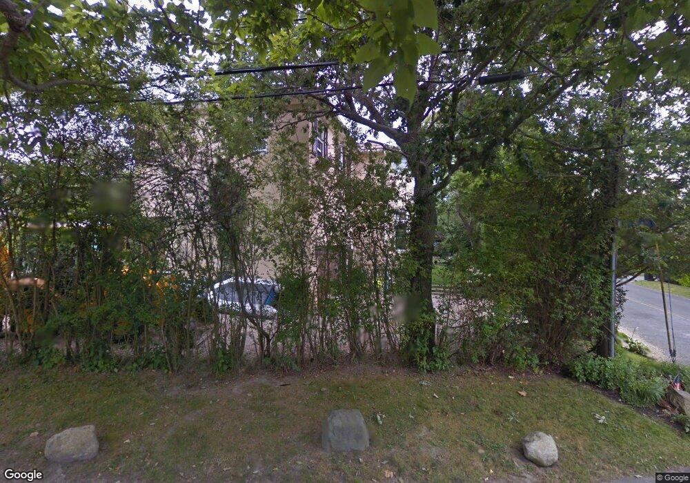 1 Lakeview Ave, Newport, RI 02840 - photo 1