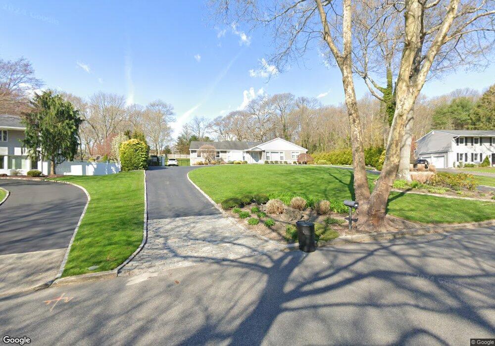 25 Tree Hollow Ln, Dix Hills, NY 11746 - photo 1