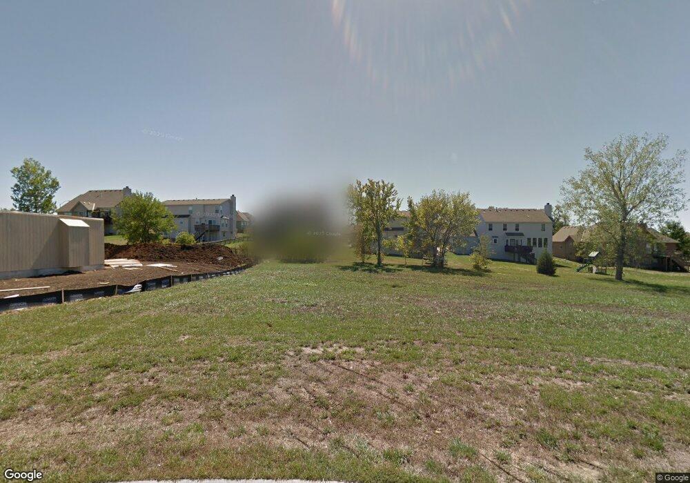 1113 SW Drake Cir, Lees Summit, MO 64082 - photo 1