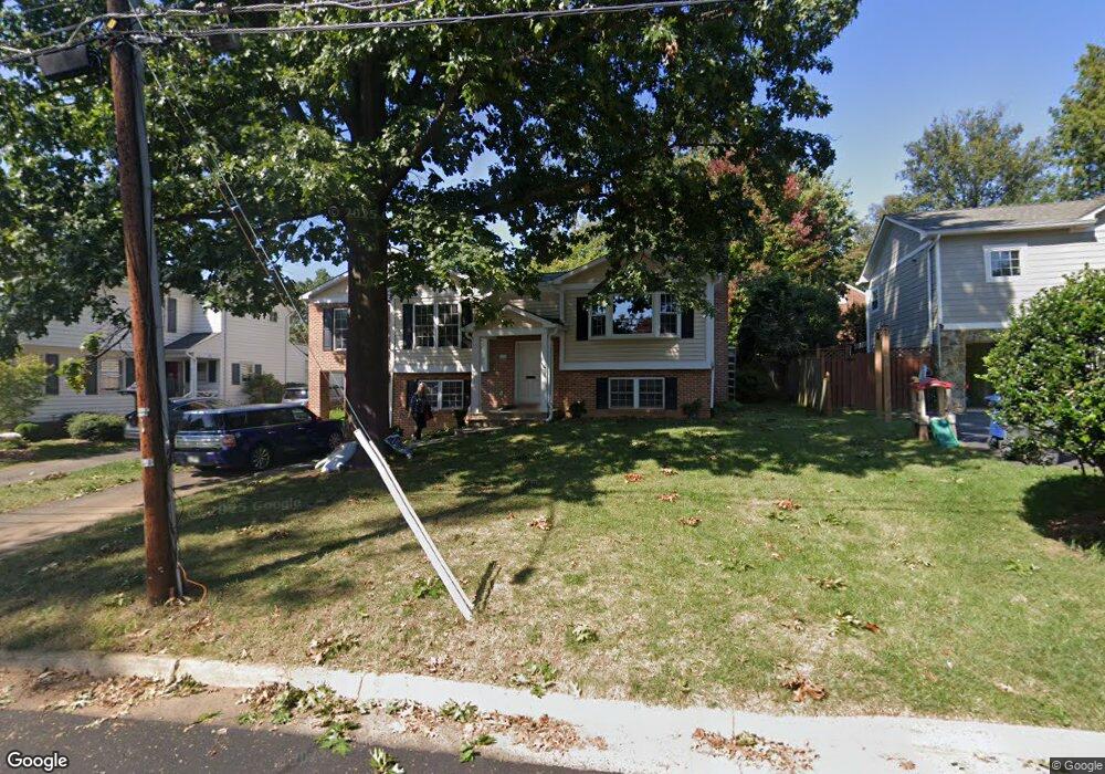 6904 Sycamore St, Falls Church, VA 22046 - photo 1