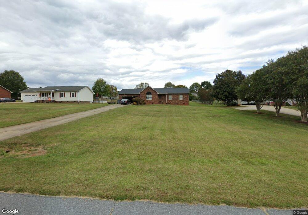 135 Morrison Creek Rd, Statesville, NC 28625 - photo 1