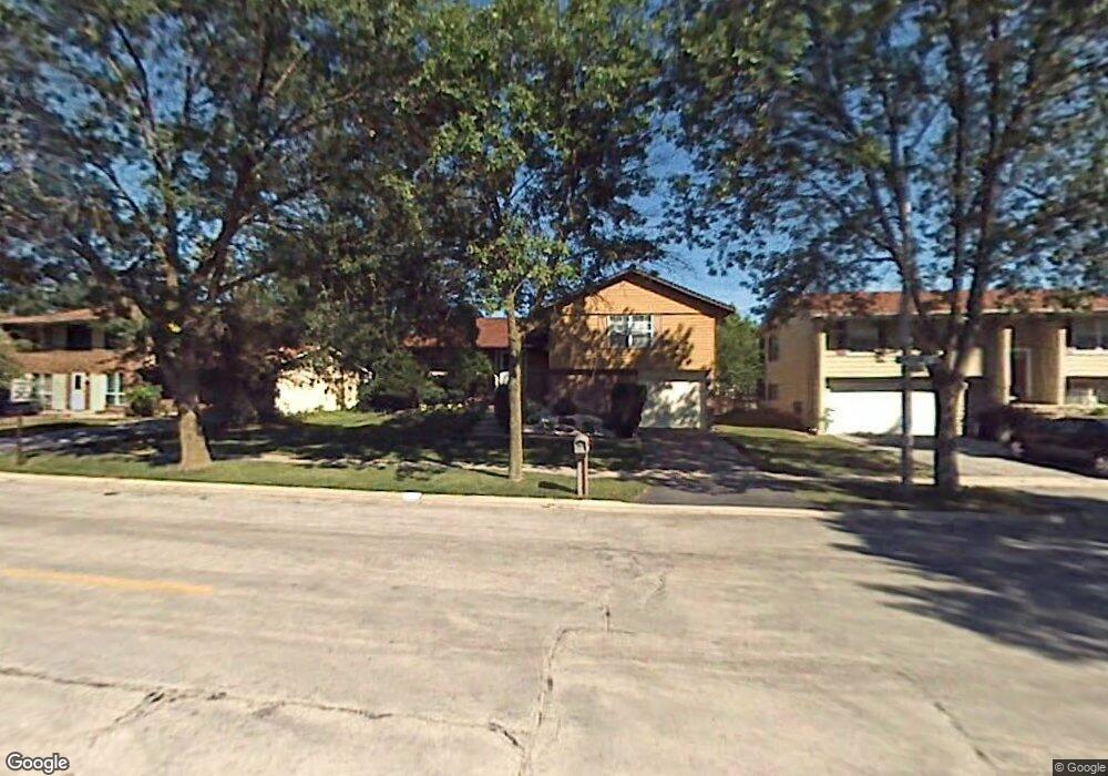 18101 Fountainbleau Dr, Hazel Crest, IL 60429 - photo 1