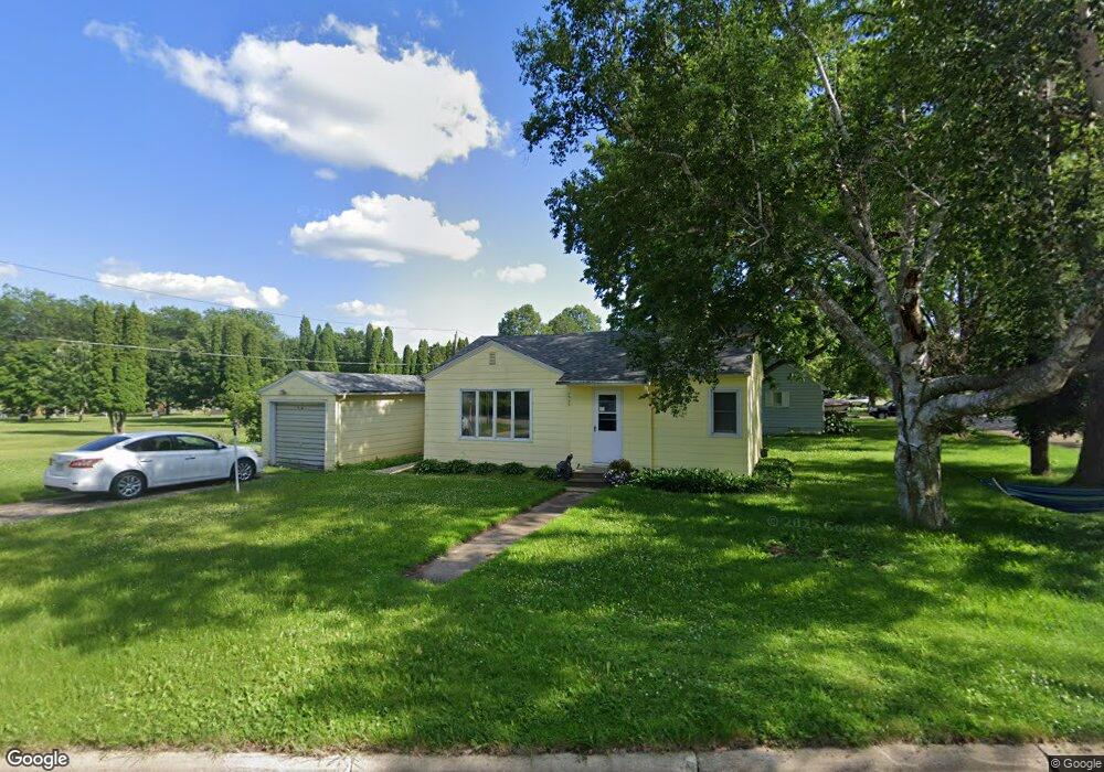 1909 Wedgewood Rd, Albert Lea, MN 56007 - photo 1