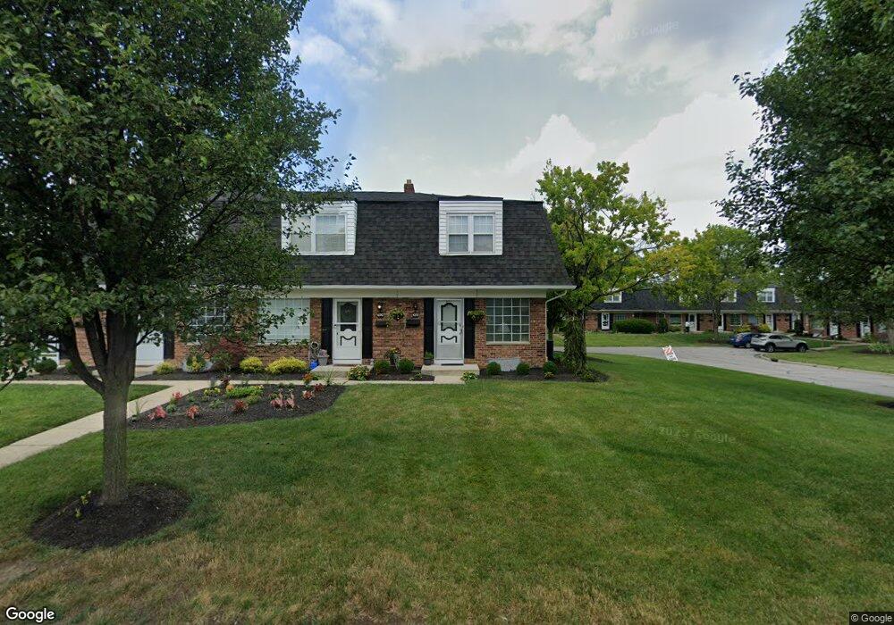 1088 Folkestone Rd unit D, Columbus, OH 43220 - photo 1