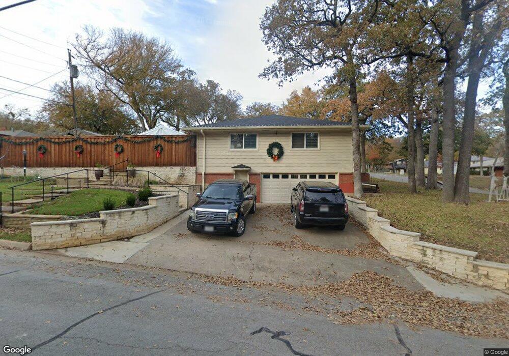 1302 Driftwood Dr, Euless, TX 76040 - photo 1